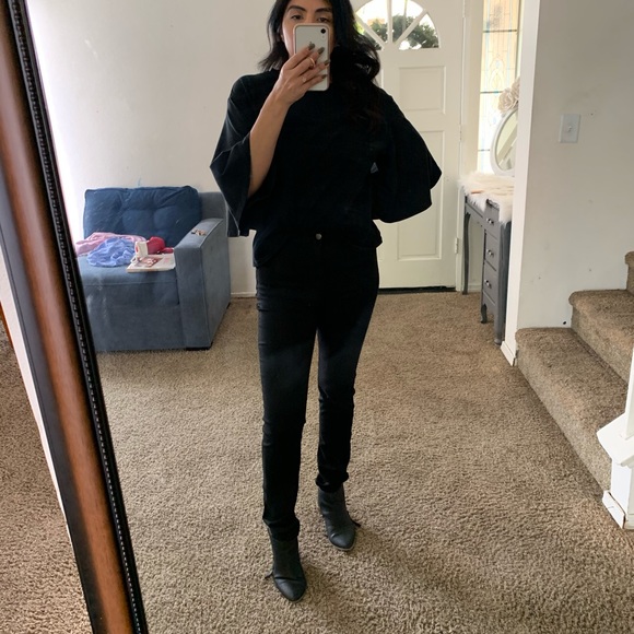 Who What Wear Black Bell Sleeve Top - Picture 5 of 10